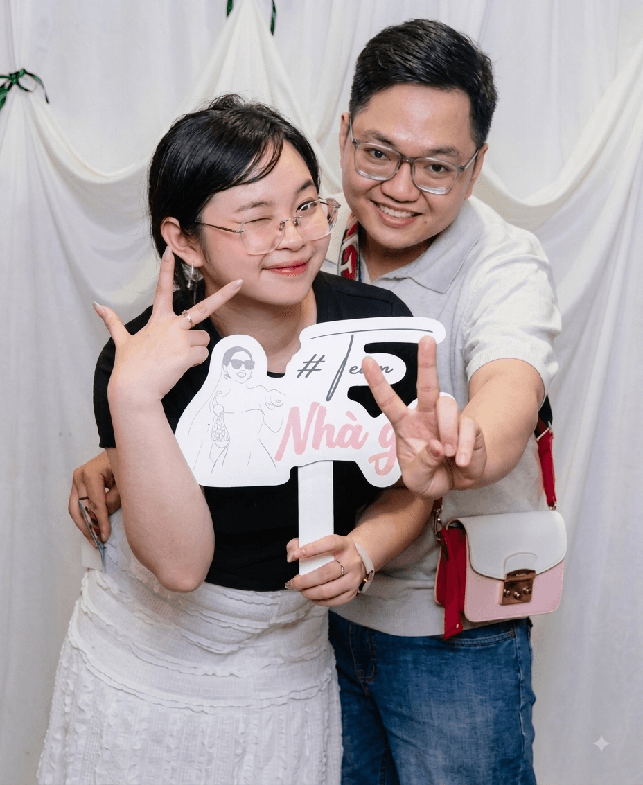 Và rồi chính thức (bị) về chung một nhà =))